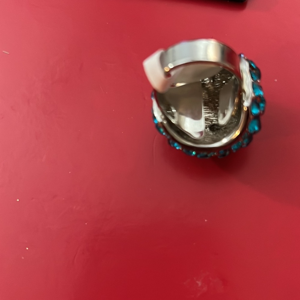 Beautiful adjustable ring - Picture 2 of 2